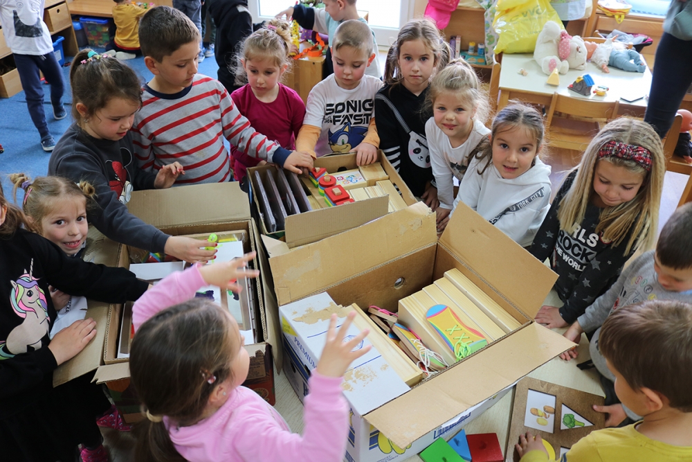 Udruga osoba s invaliditetom &bdquo;Prijatelj&ldquo; Metković donirala župskom vrtiću didaktička sredstva (FOTO)