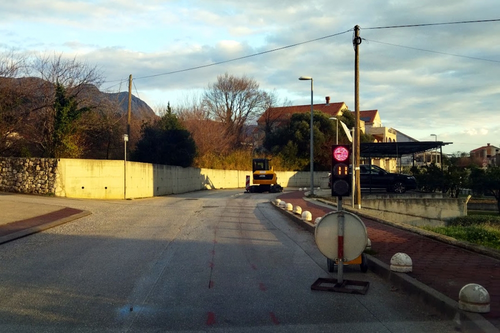 Semafori na Putu dragovoljaca domovinskog rata, postavljaju se el. instalacije, uskoro novi asfalt