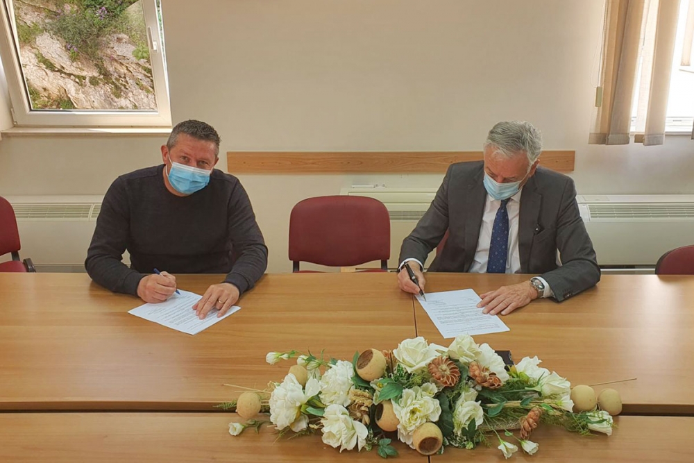 Županija sufinancira  rekonstrukciju i izgradnju nogometnog igrali&scaron;ta za najmanje uzraste u Čibači