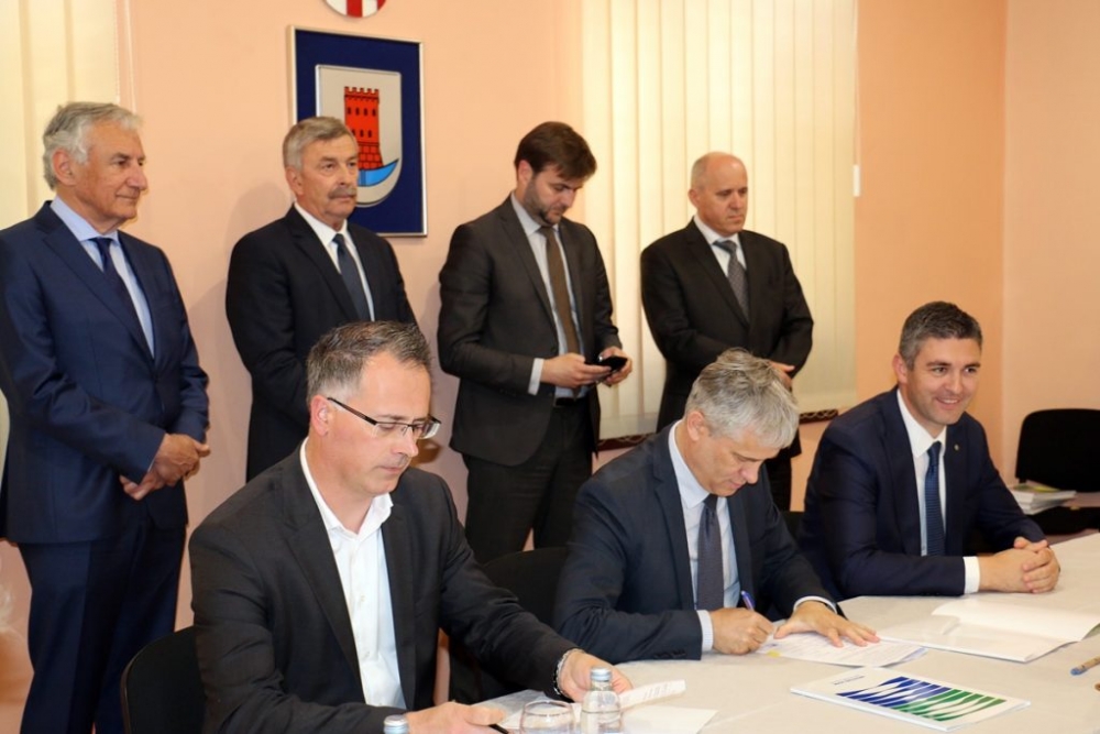 Potpisani ugovori između Hrvatskih voda i općina i gradova s područja Županije u vrijednosti 158 milijuna kuna