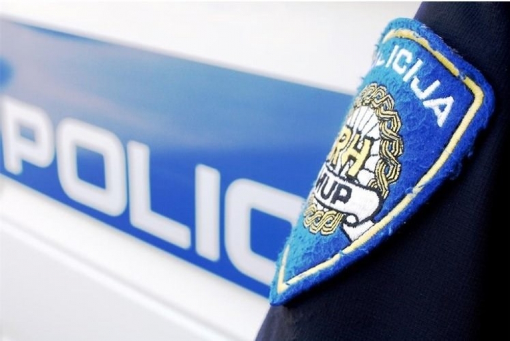 Cimerici ukrala podatke s bankovne kartice i na njen račun naručivala online