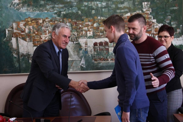U ponedjeljak dodjela županijskih stipendija darovitim učenicima i studentima te za deficitarna zanimanja