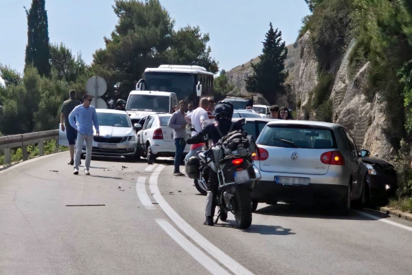 Prometna nesreća kod Dupca: Sudar vi&scaron;e vozila, velike gužve na magistrali