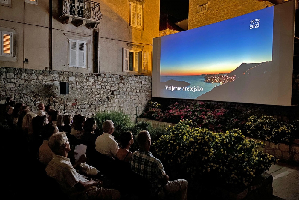 Dokumentarni film Vrijeme aretejsko premijerno prikazan u kinu Jadran