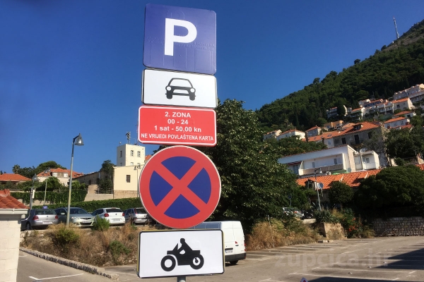 Sanitat od jučer ponovno počeo s naplatom parkinga Žičara donji plato i to po cijeni od 50 kuna sat
