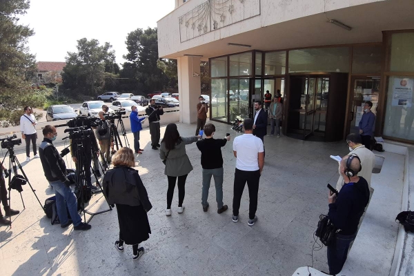 Danas veliki broj novooboljelih, svi pristigli nalazi iz Doma za starije u Pločama su pozitivni