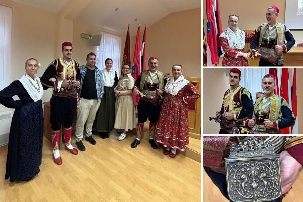 Predavanje "Tradicijski nakit kao dio identiteta" ispunilo Veliku vijećnicu Općine (FOTO)