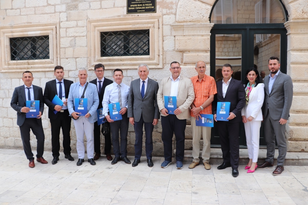 Župan potpisao ugovore o sufinanciranju poticajnih mjera za zdravstvene djelatnike