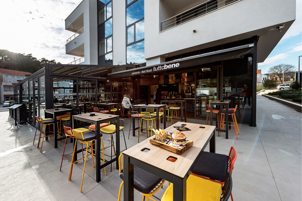 TuttoBene Pizzeria &amp; Fast Food tim zapo&scaron;ljava KUHARE I POMOĆNE KUHARE