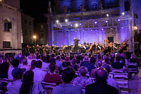 Simfonijski orkestar HRT-a; Opera gala ispred Katedrale zatvoriti će 73. Dubrovačke ljetne igre