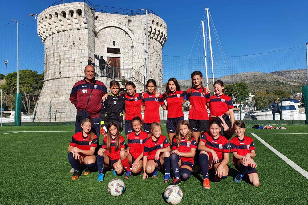 Početnice Župe dubrovačke u Trogiru odigrale prvi turnir Lige početnica U-13 Nogometnog sredi&scaron;ta Split