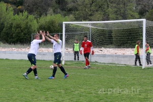 Župa gubila dva gola razlike, pa u nastavku uzela bod Hajduku u Vela Luci
