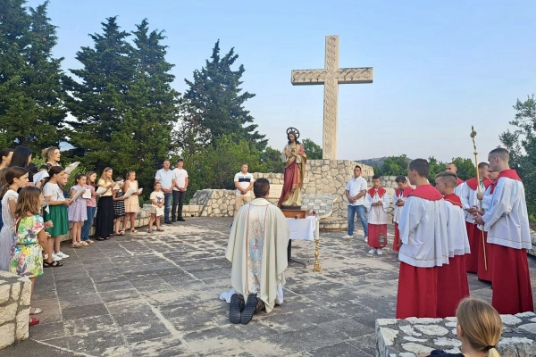 Veliki broj vjernika diljem biskupije sudjelovao u posveti hrvatskog naroda i domovine Srcu Isusovu