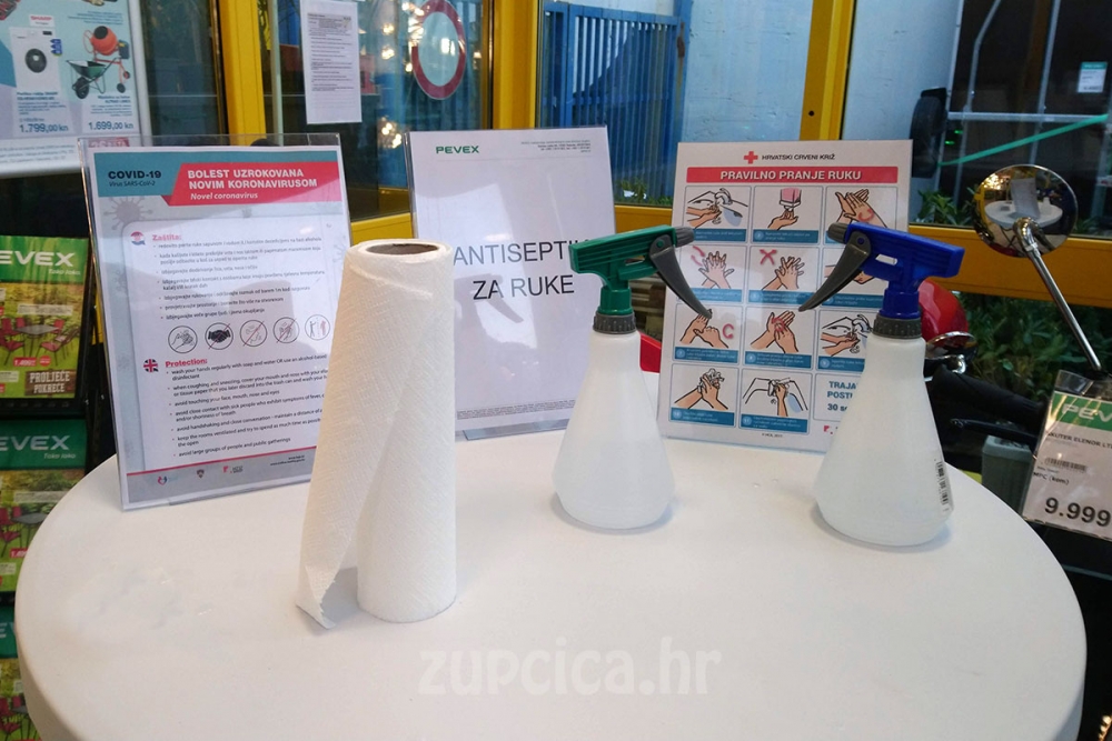 Pojačane mjere za&scaron;tite u trgovačkim centrima - Dezinfekcijska sredstava na ulazu, rad vi&scaron;e blagajni ...