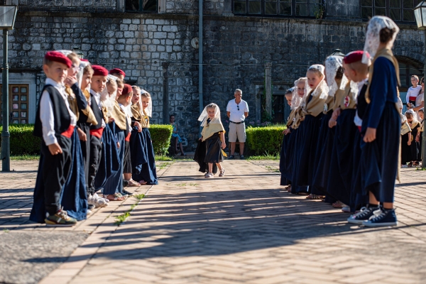 Nastupom mali&scaron;ana iz dječjeg vrtića &bdquo;Mala kuća&ldquo; u ACI marini Dubrovnik jo&scaron; jednom potvrđena važnost suradnje s lokalnom zajednicom