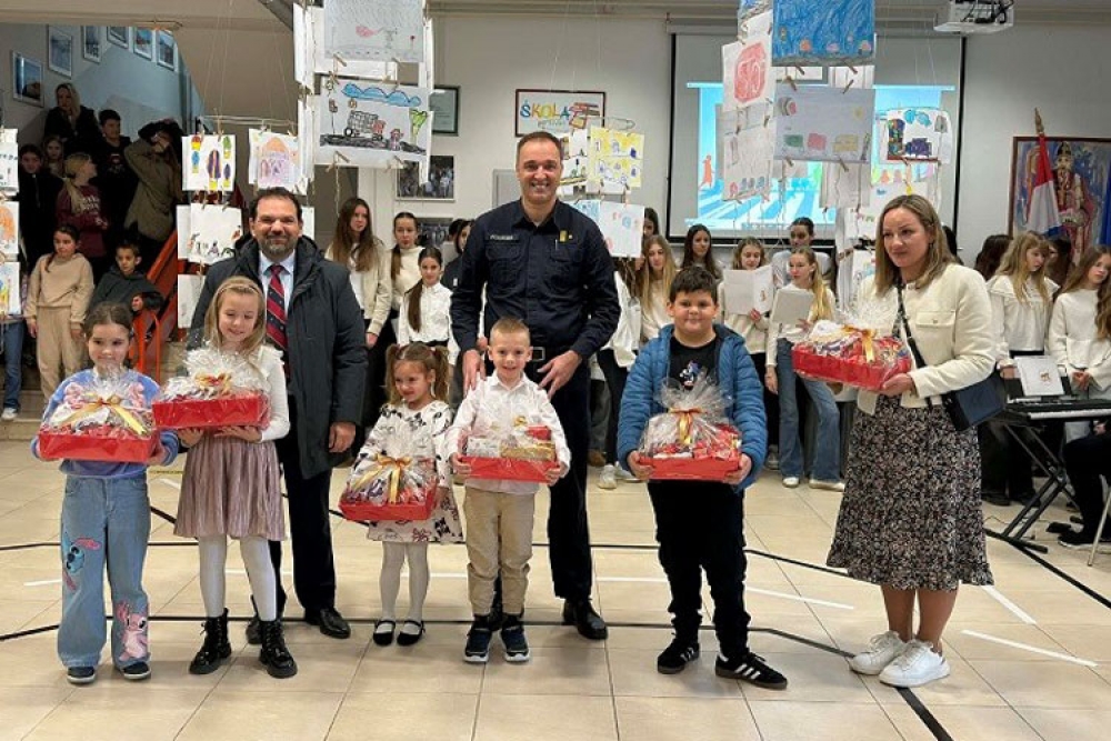 Preventivno-edukativni program i izložba dječjih radova "Promet u očima djece"