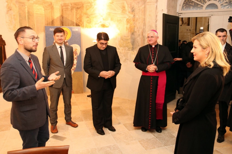 Biskup Uzinić primio predsjednicu RH Kolindu Grabar Kitarović i premijera Plenkovića