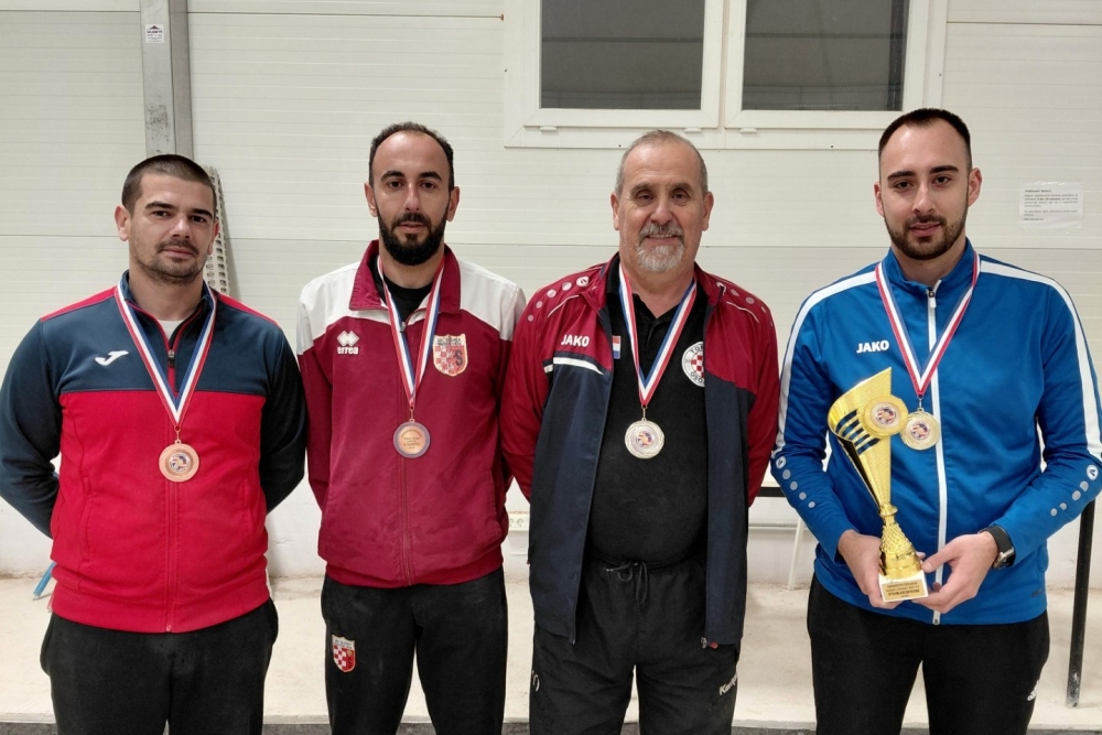 Nakon titule u pojedincu klasično, Antonio &Scaron;abadin najbolji u županiji i u bližanju i izbijanju u krug