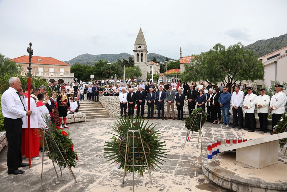 Dan Općine i 32. obljetnica oslobođenja Župe dubrovačke; Polaganje vijenaca na Spomen obilježju u Mandaljeni (FOTO)
