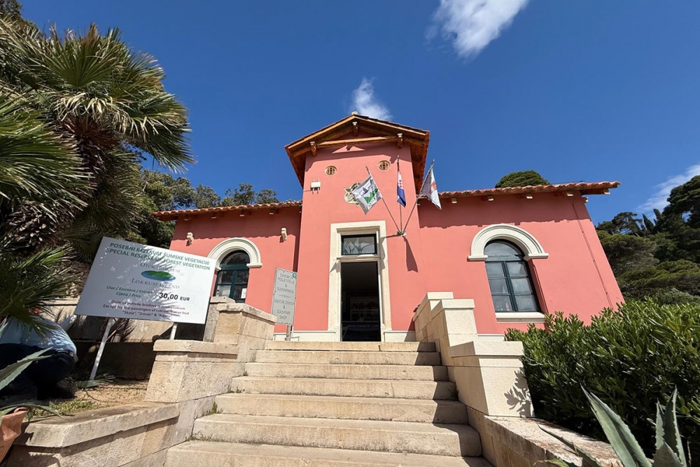 Rezervat Lokrum; Zavr&scaron;ena je obnova pročelja povijesne Lugareve kuće