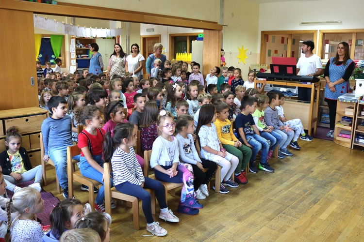 Proslava Dana kruha u župskom Dječjem vrtiću uz blagoslov don Bernarda Ple&scaron;e (FOTO)