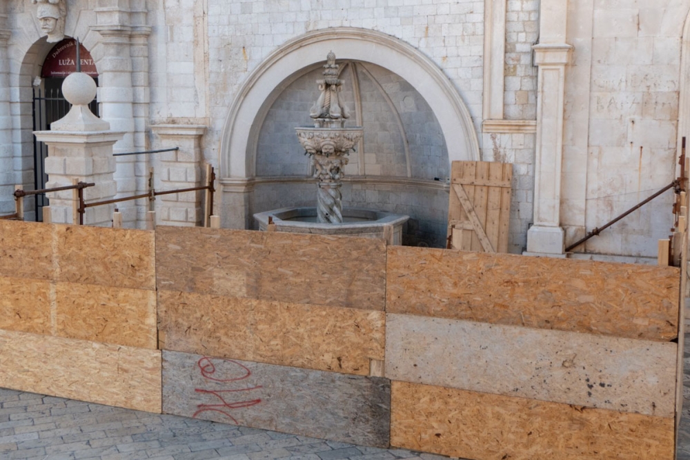 Dru&scaron;tvo prijatelja dubrovačke starine počinje sanaciju Male Onofrijeve fontane