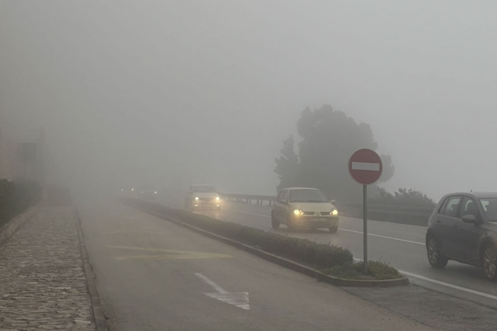 Magla, vremenska pojava s kojom se ne susrećemo često, smanjena vidljivost na cestama