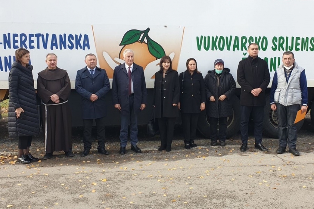 Dubrovačko-neretvanska županija već 12. godinu za redom poklanja mandarine Vukovarsko-srijemskoj županiji