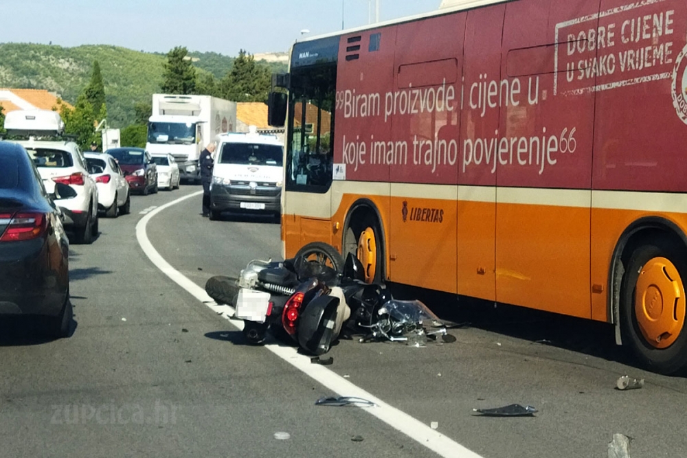 Prometna nesreća na magistrali na Trgovi&scaron;tu, promet se odvija jednim kolnim trakom (FOTO)