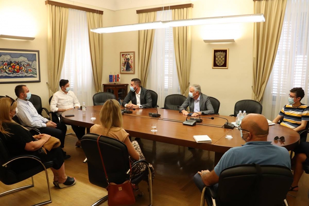 Dobroslavić s poduzetnicima o sprječavanju &scaron;irenja zaraze: Nužno je ograničiti broj ljudi na većim okupljanjima!