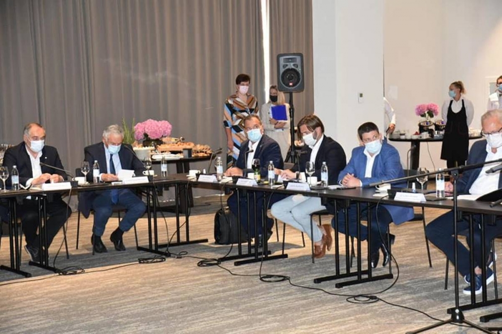 Dobroslavić na sastanku članova Vlade, jadranskih župana i predstavnika turističkog sektora