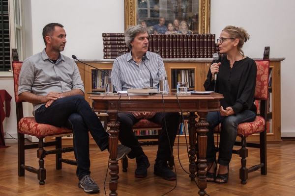 "Susret riječi" s autorima Vedranom Benićem i Vedranom Mezeijem u Čitaonici Narodne knjižnice (FOTO)