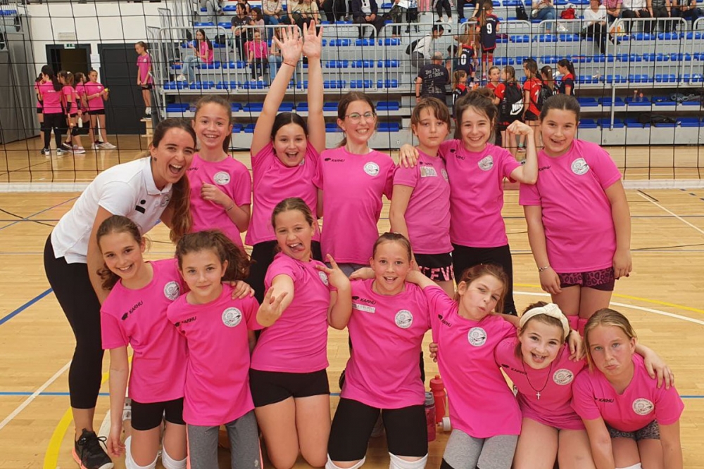 Povodom Dana Općine u dvorani na Mljekari odigran turnir u maloj i mini odbojci (FOTO)