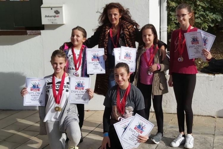 Plesnoj skupini Dance Around dvije medalje na natjecanju "Dalmatian Dance Trophy" u Splitu