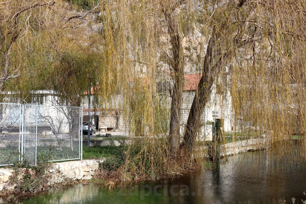 Uslijed obilne ki&scaron;e zamutila se izvori&scaron;ta  Duboka Ljuta i Zavrelje - Voda na području Župe dubrovačke nije za piće