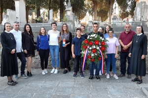 Da se ne zaboravi; Vijence na Boninovu položili i učenici dubrovačkih učeničkih domova