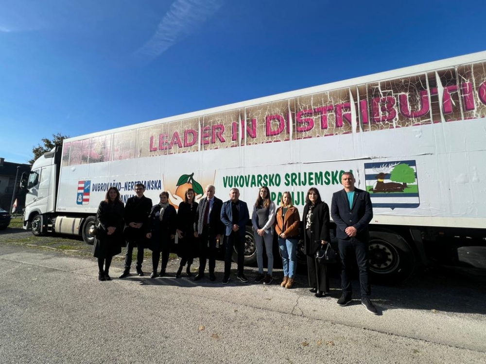 Župan uručio donaciju donira deset tona mandarina mandarina Vukovarsko-srijemskoj županiji
