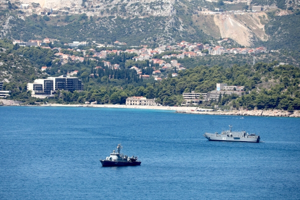 Vojni brodovi u Župskom zaljevu; Obučne aktivnosti HRM-a i Obalne straže u trajanju od dva dana (FOTO)