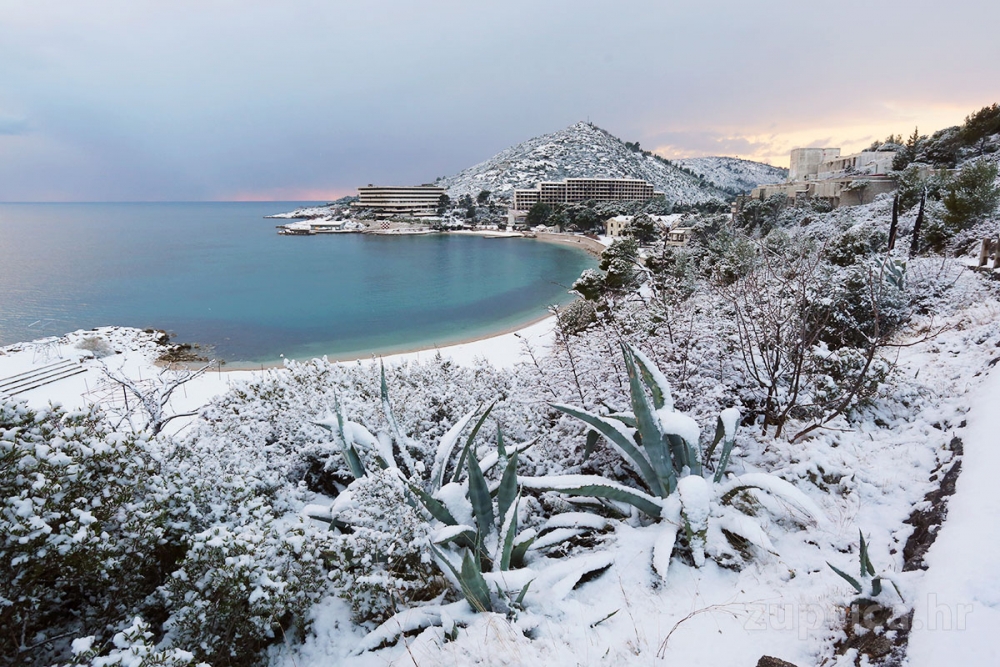 Na dana&scaron;nji dan prije tri godine - Prisjetimo se &scaron;etnje uz snježnu župsku obalu (FOTOGALERIJE)