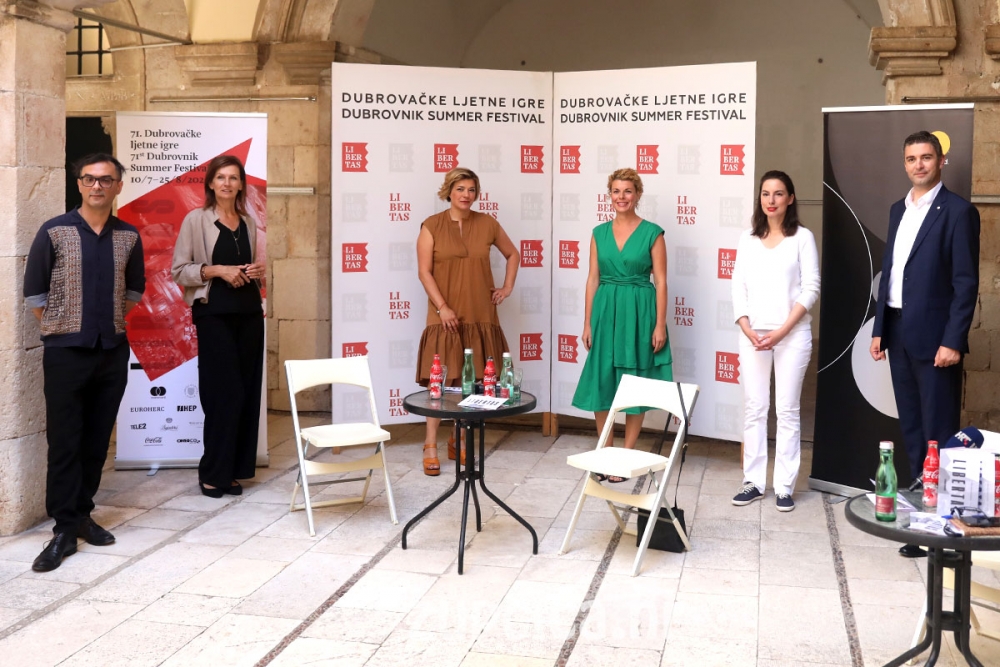 Podizanjem zastave Libertas na tvrđavi sv. Ivan u petak počinju 71. Dubrovačke ljetne igre