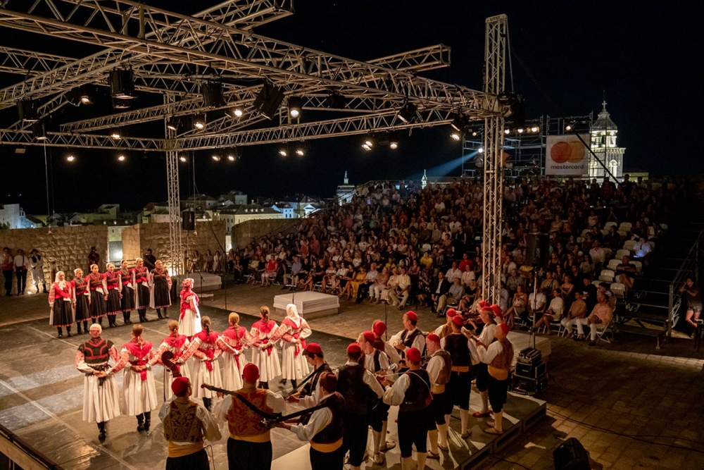 Prvi ovoljetni festivalski nastup Linđa večeras na Revelinu