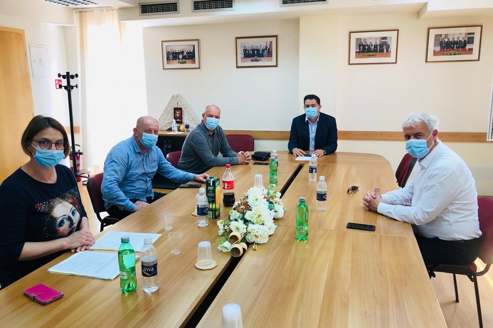 Poljoprivredna zadruga Marko Marojica financira najam &scaron;tandova zakupcima na župskoj placi