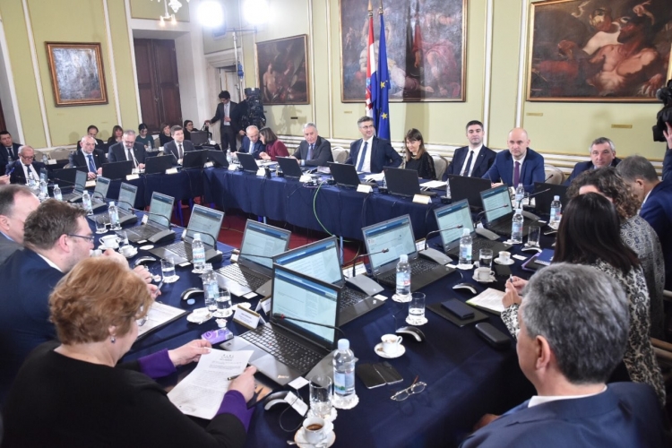 Sjednica Vlade RH u Kneževom dvoru; Rekonstrukcija dionice Državne ceste D8 kroz Župu