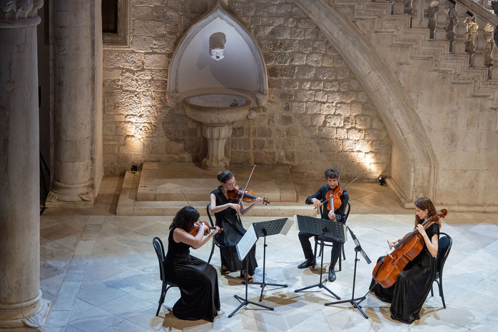 Glazbeno - scensko djelo; Enigma Jarnović donijela nezaboravnu večer posvećenu Ivanu Mani Jarnoviću