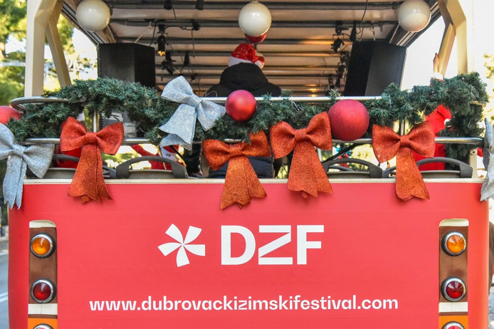 Potpisani ugovori sa zakupcima ugostiteljskih kućica u okviru Dubrovačkog zimskog festivala 2025.