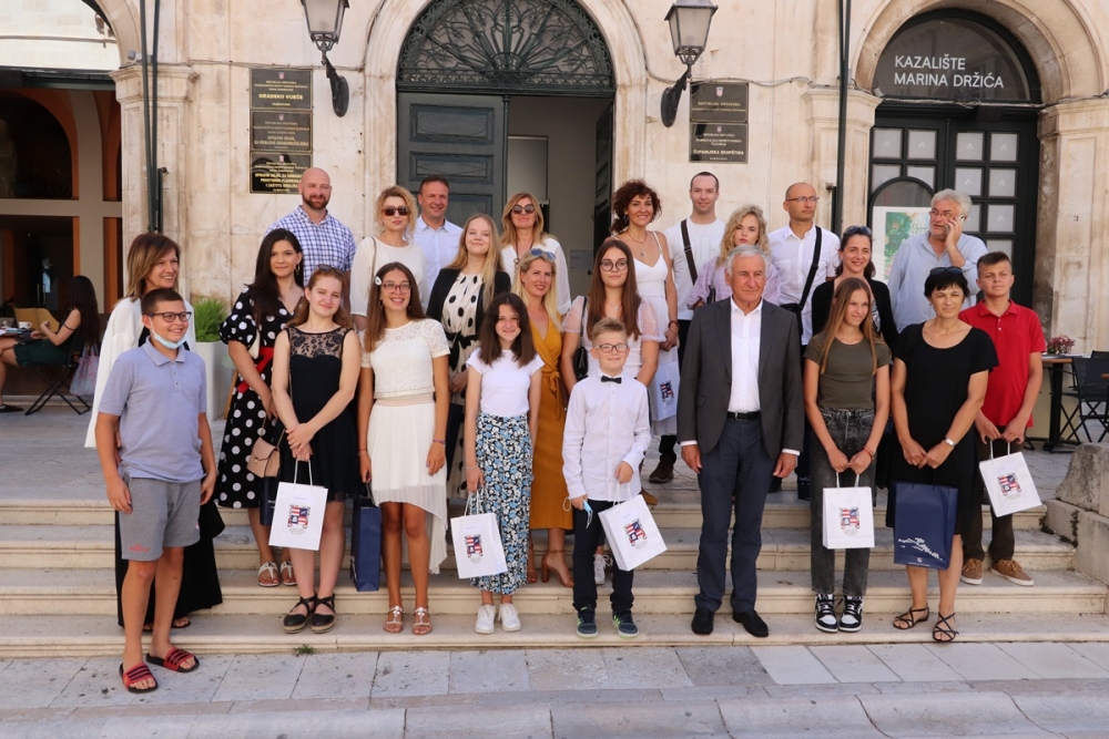 Učenici osnovnih i srednjih &scaron;kola, državni prvaci u znanju na tradicionalnom prijemu u Županiji