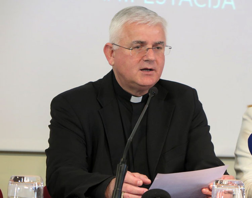 Biskupi donijeli privremene mjere; Sve mise, župna slavlja i drugi događaji se otkazuju do daljnjega