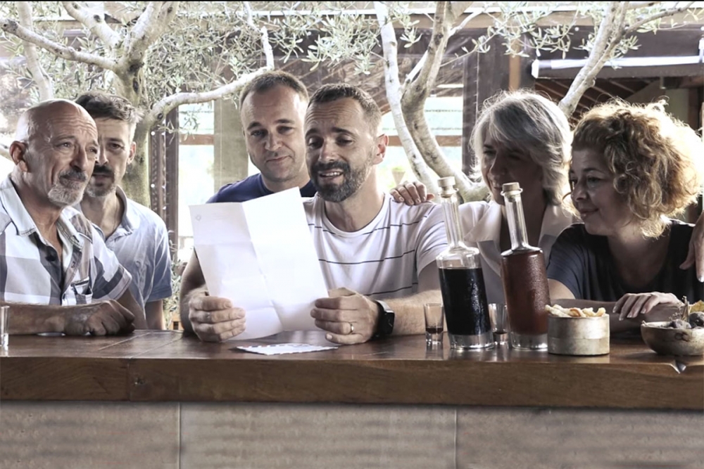 Mje&scaron;ovita klapa Poklisari predstavila spot za pjesmu "Pozdravi je more moje sinje" (VIDEO)
