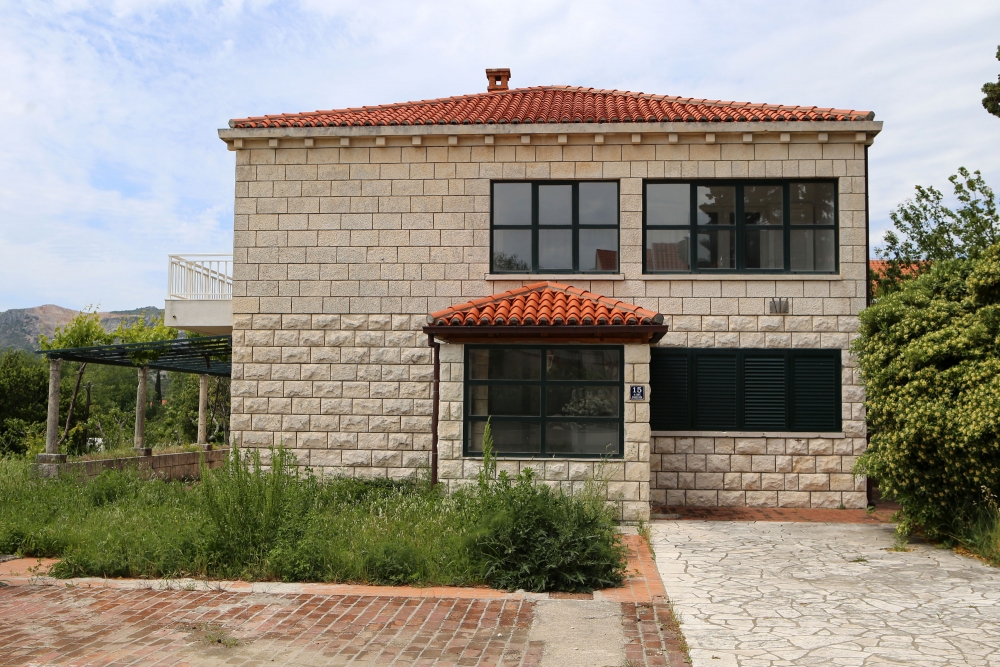 Privremeno rje&scaron;enje; U zgradi "Zaklade Antun Miloslavić" u Srebrenom će se urediti i opremiti tri učionice