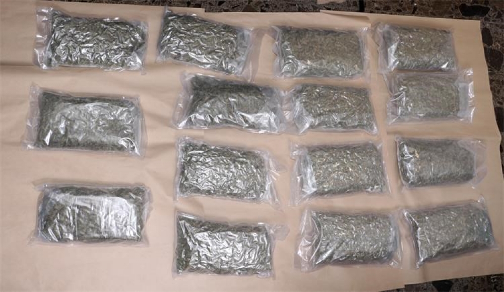 Prilikom primopredaje 15 kg marihuane ukrcane u vozilo na području Konavala, uhićene tri osobe